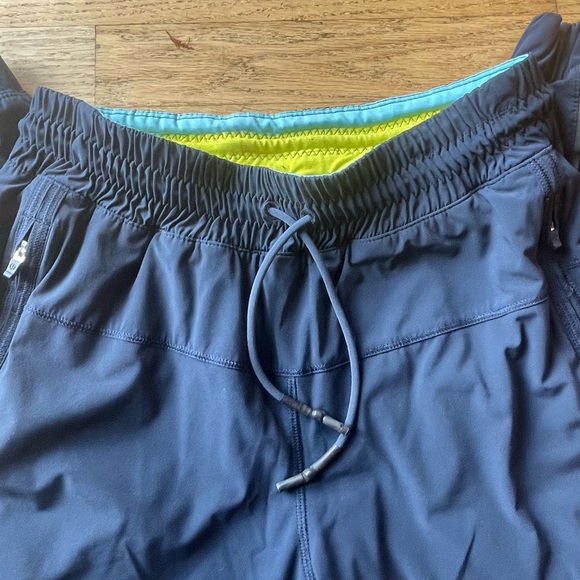 Lululemon lined joggers - Picture 2 of 5